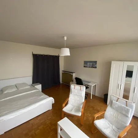 Deluxe * لو مان